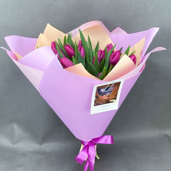 Фиолетовые огни - букет из тюльпанов фиолетового цвета